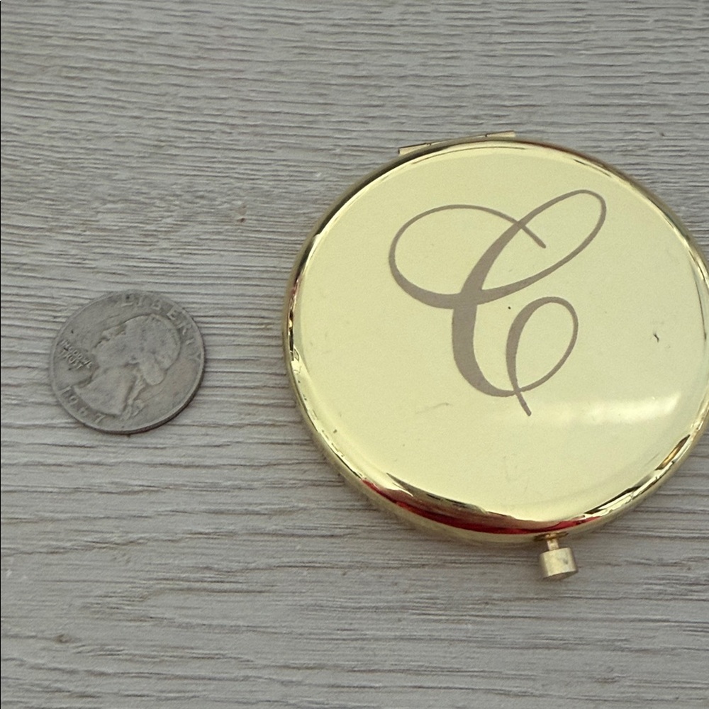 Initial “C” Compact - Picture 4 of 4